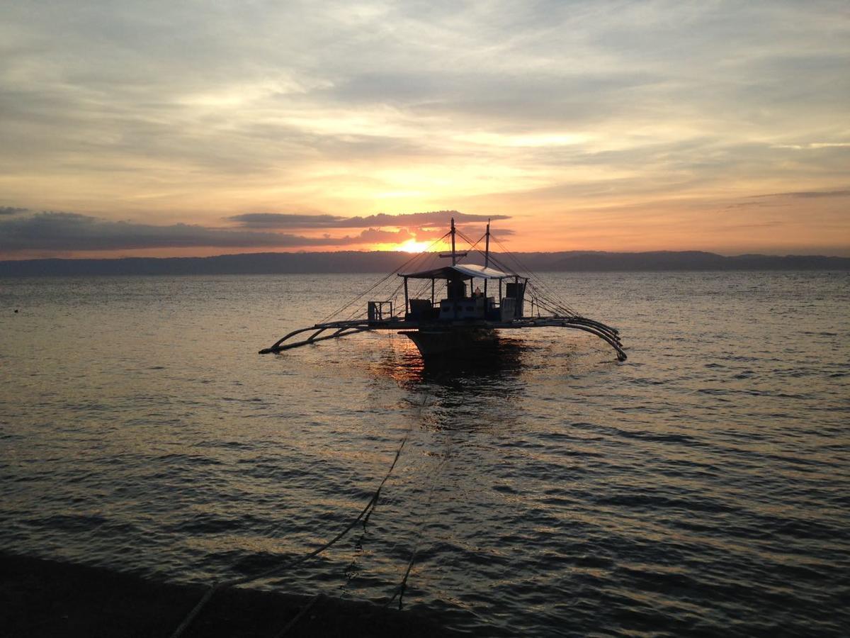 Cabilao Sunset Dive & Beach Resort Loon Ngoại thất bức ảnh